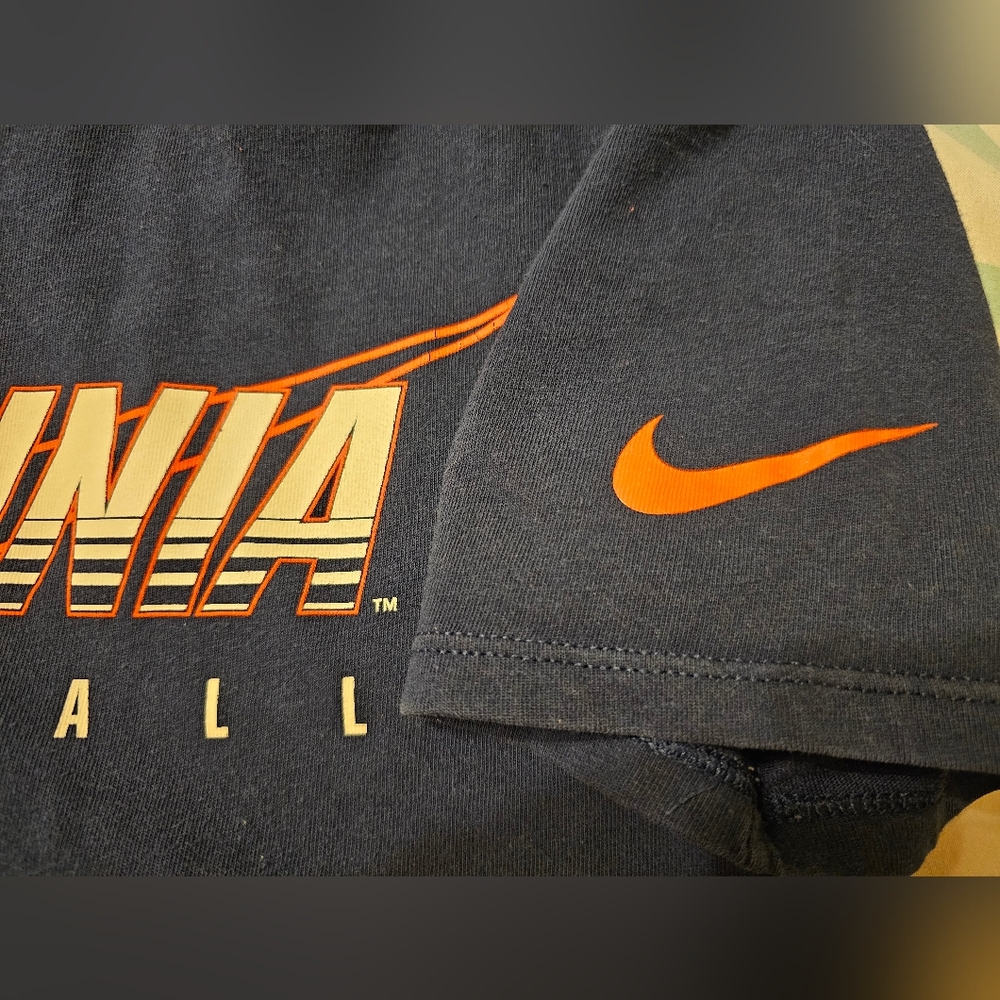 Virginia Cavaliers Dri-Fit Athletic Cut Nike T-shirt. Size:S. - Picture 4 of 8
